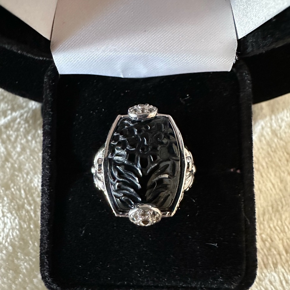 Carved Black Quartz With Small Crystals Throughout. 925SterlingSilver. Size 5.75